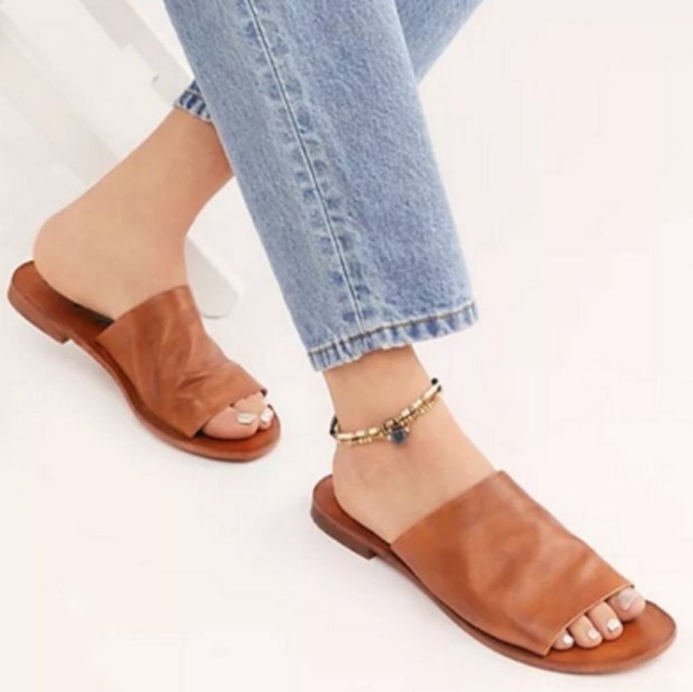 NWT Free Prople Vicente Slide Sandal Luggage